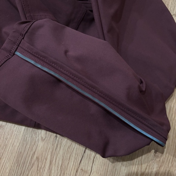 Lululemon ABC Slim Fit Men's Burgundy maroon Pants size 32 x 31 chino warpstreme - Picture 12 of 12